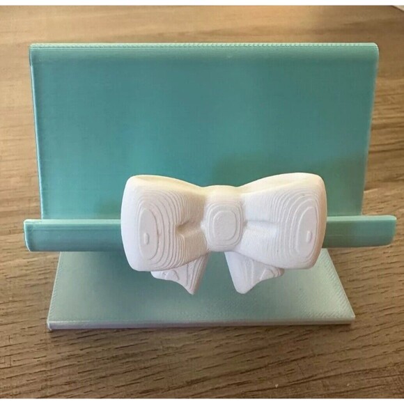 Aesthetic Bow Cellphone Stand with Charging Cord Access - Picture 2 of 4